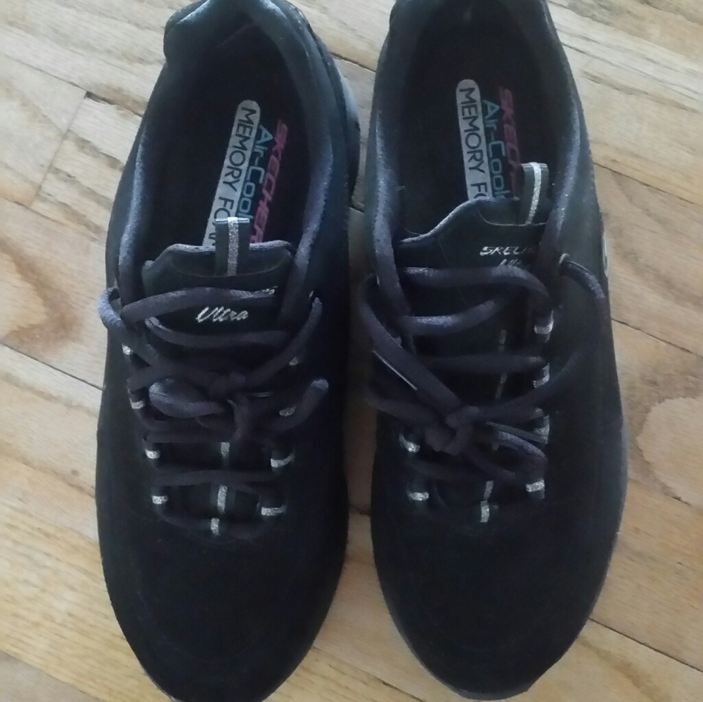 Skechers air cooled memory foam